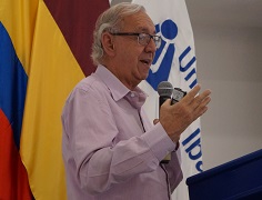 La invitación a valorar el equilibrio permanente que constituye la universidad en general fue el mensaje en la Cátedra Inaugural 2022B. Hernán Jaramillo Salazar.